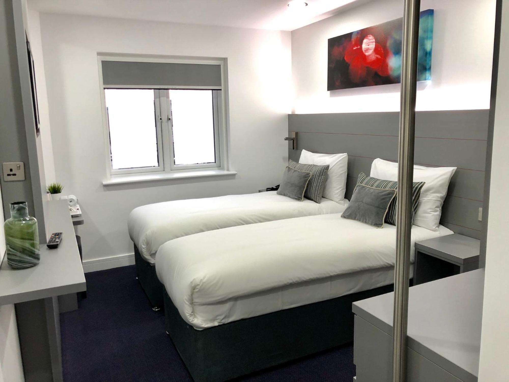 Ilford Hotel Goodmayes Room photo