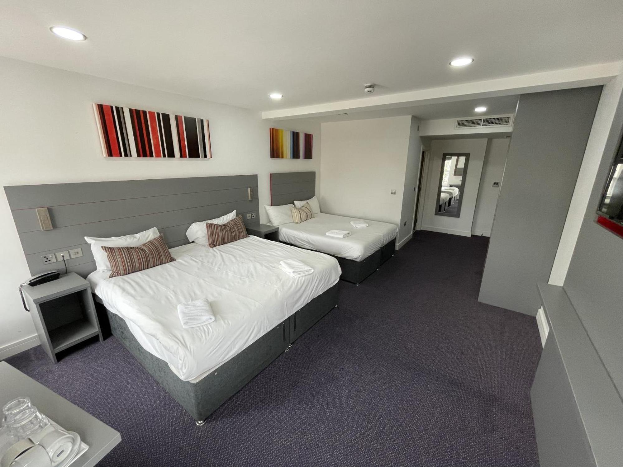 Ilford Hotel Goodmayes Room photo